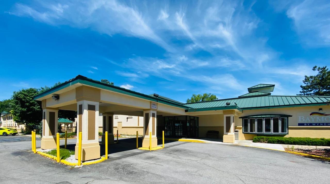 Отель Baymont By Wyndham Latham Albany Airport Экстерьер фото