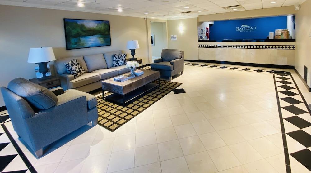 Отель Baymont By Wyndham Latham Albany Airport Экстерьер фото