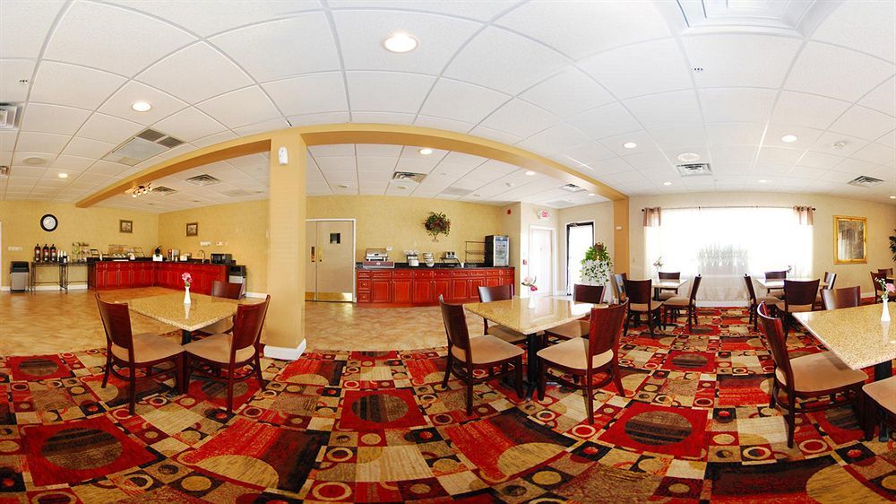 Отель Baymont By Wyndham Latham Albany Airport Экстерьер фото
