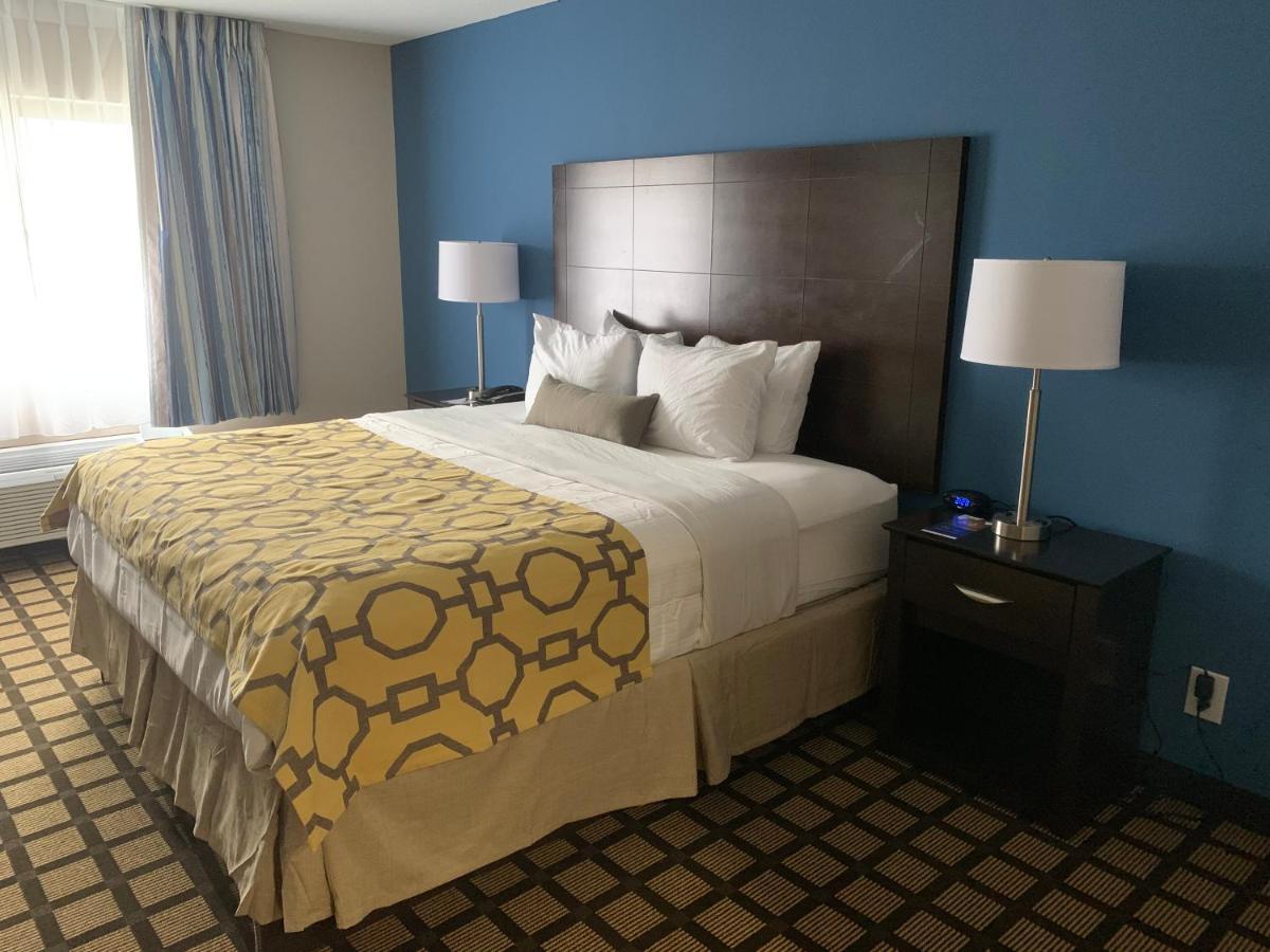 Отель Baymont By Wyndham Latham Albany Airport Экстерьер фото